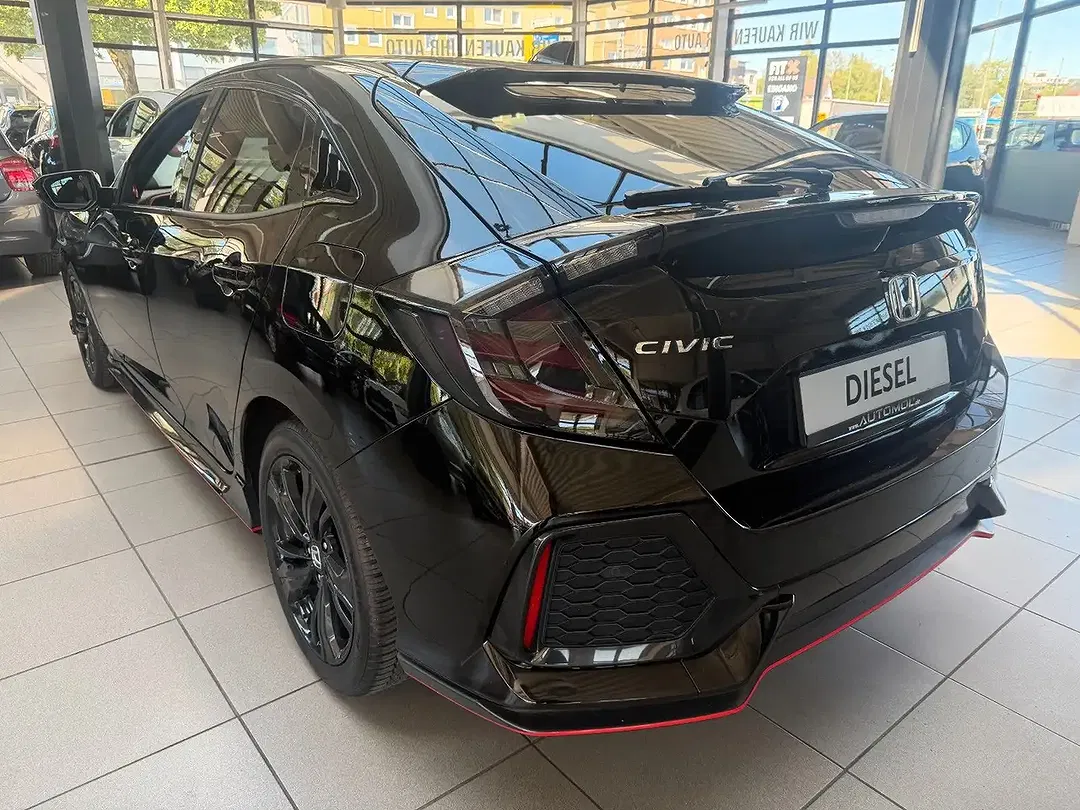Honda Civic - Thumbnail 3