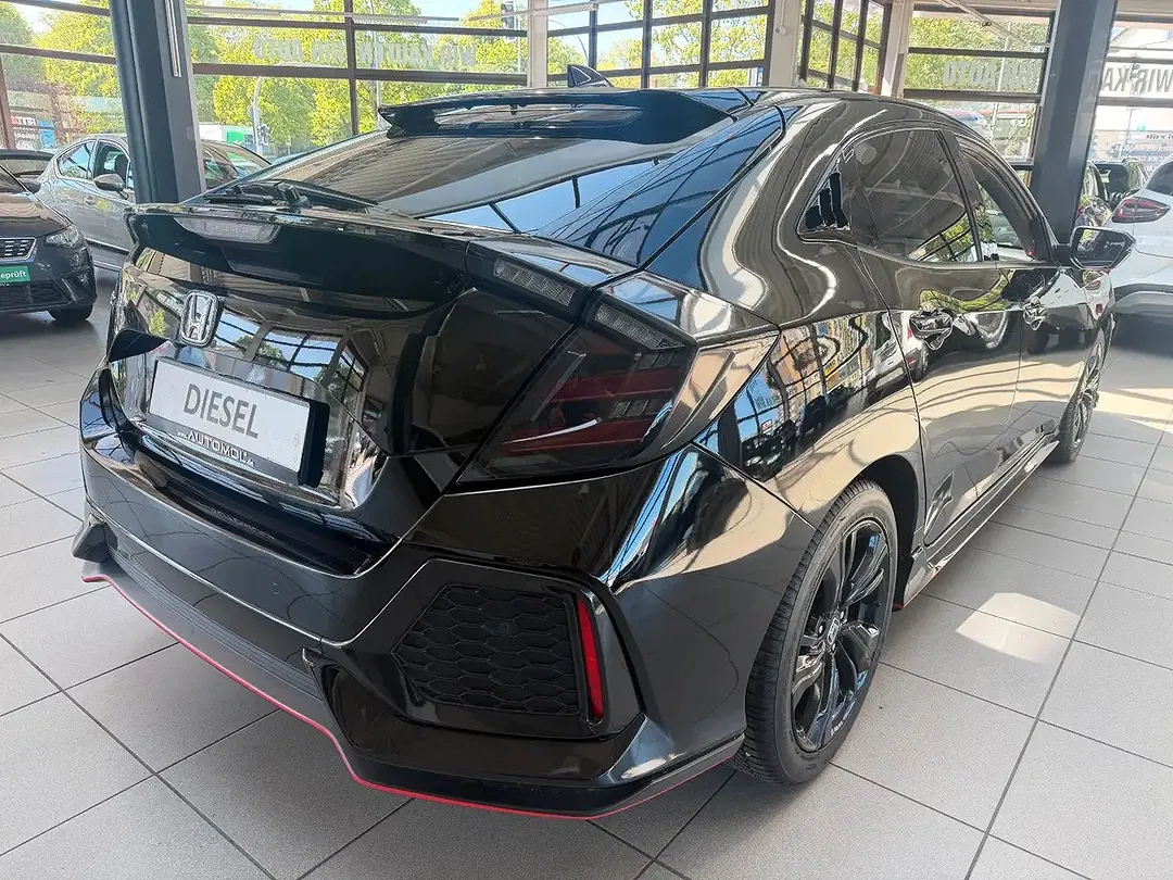 Honda Civic - Thumbnail 4