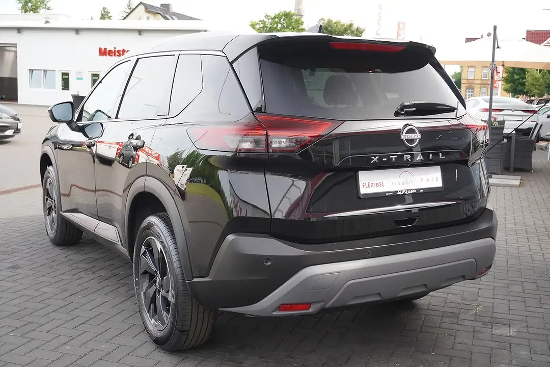 Nissan X-Trail - Thumbnail 2