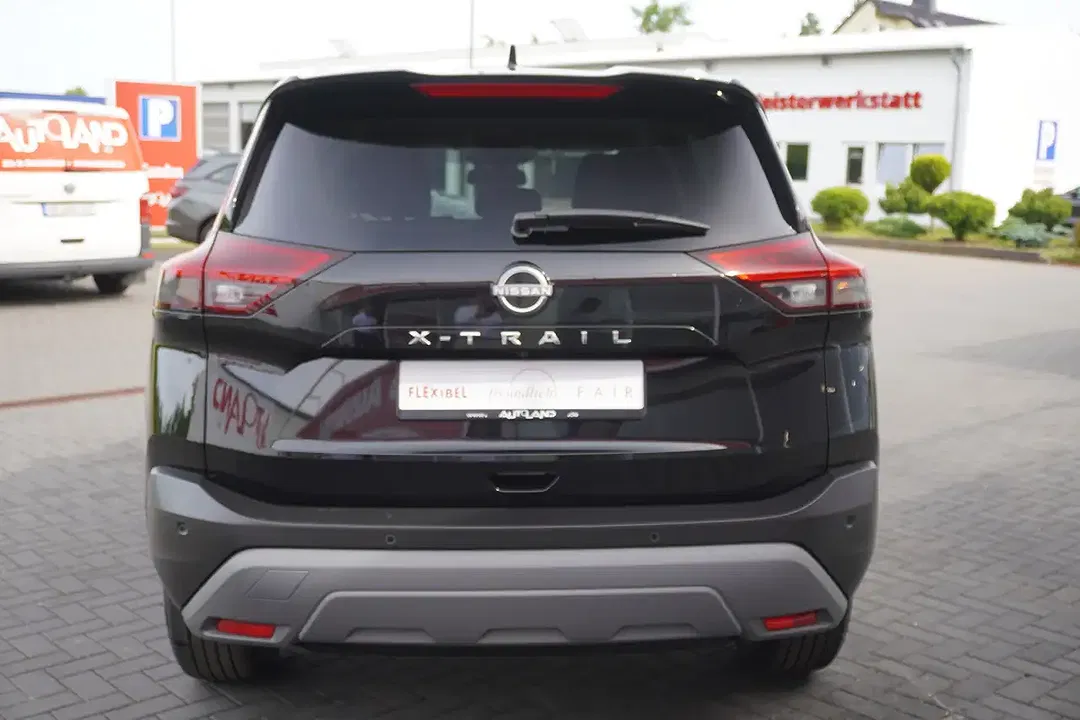 Nissan X-Trail - Thumbnail 3