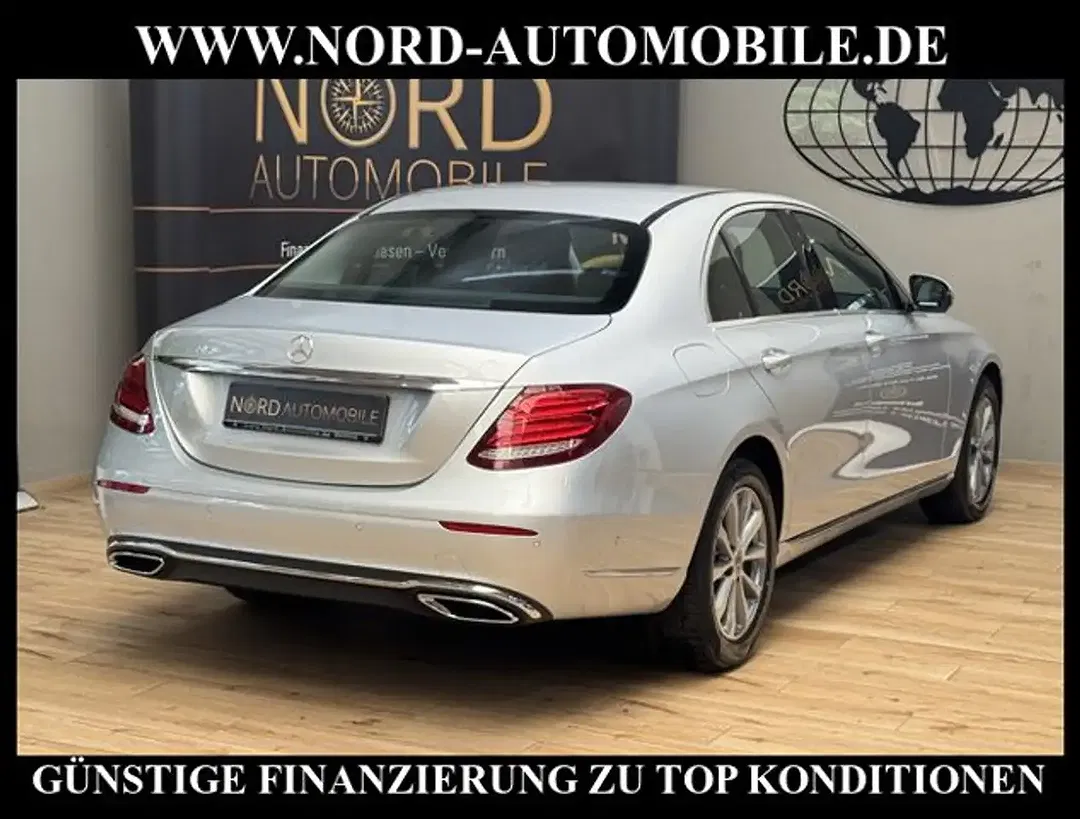 Mercedes-Benz E 220 - Thumbnail 9