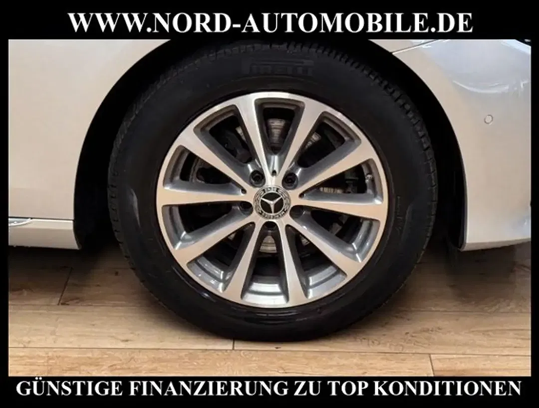 Mercedes-Benz E 220 - Thumbnail 12