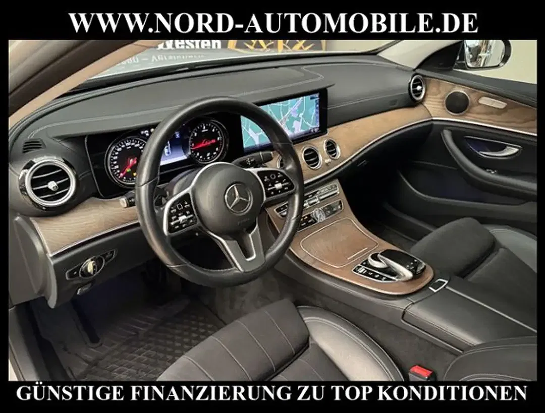 Mercedes-Benz E 220 - Thumbnail 13