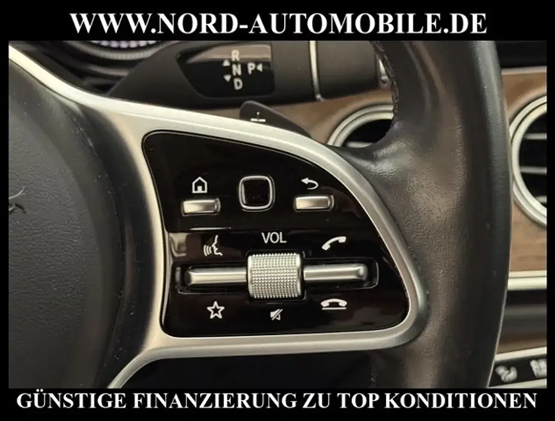 Mercedes-Benz E 220 - Thumbnail 25