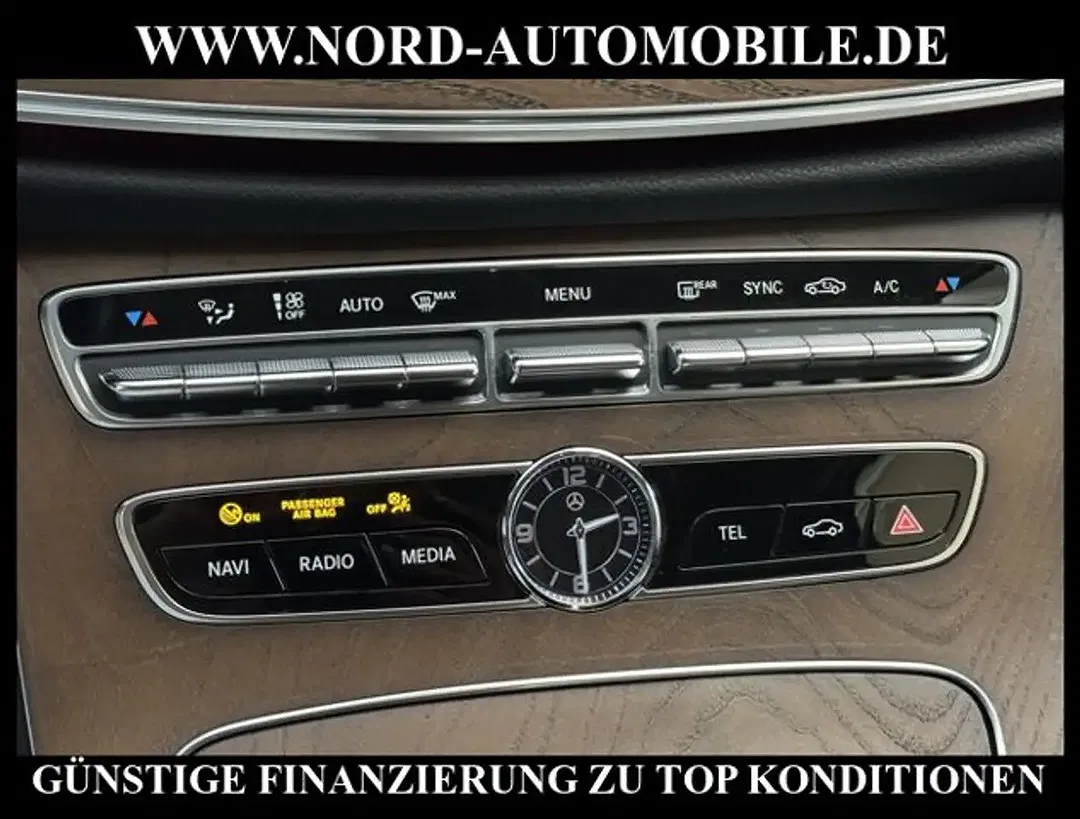 Mercedes-Benz E 220 - Thumbnail 26