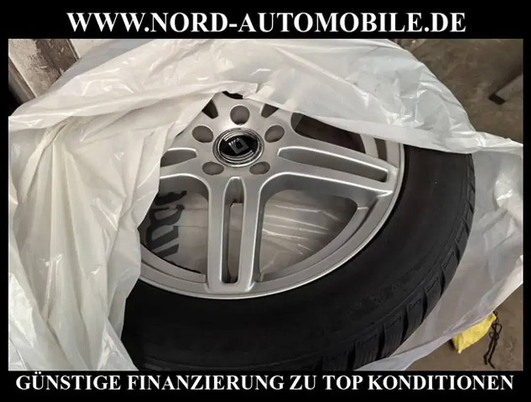 Mercedes-Benz E 220 - Thumbnail 27