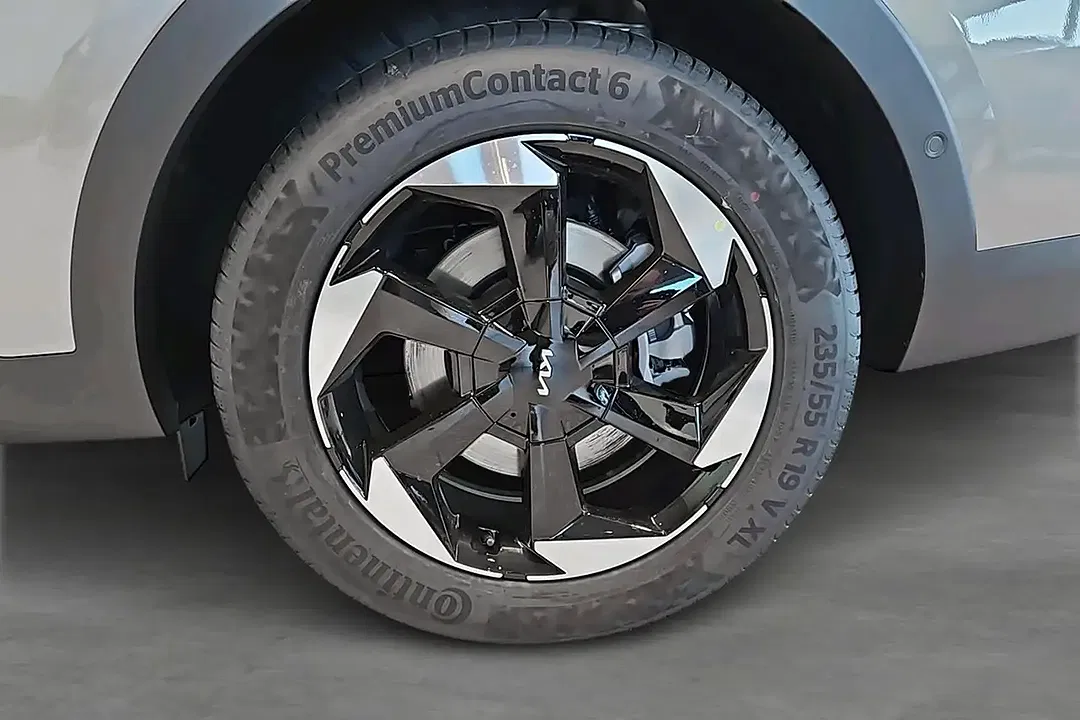 Kia Sorento - Thumbnail 8
