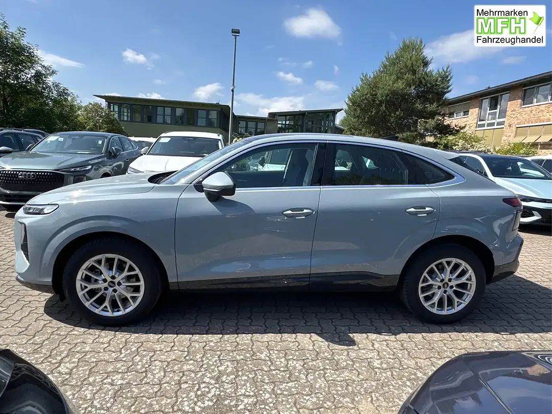 Audi Q3 - Thumbnail 2