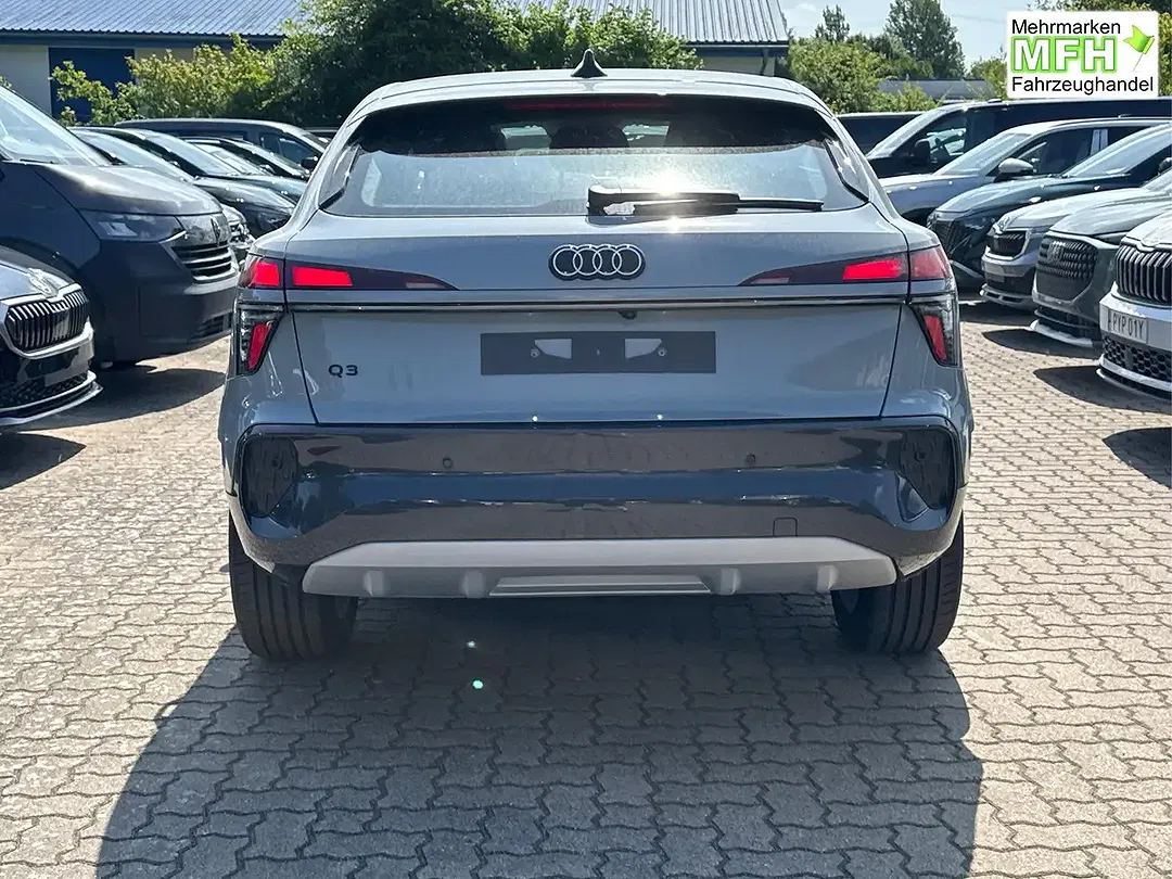 Audi Q3 - Thumbnail 4