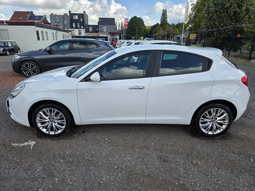Alfa Romeo Giulietta - Thumbnail 8