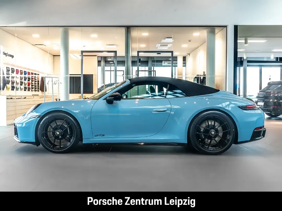 Porsche 992 - Thumbnail 2