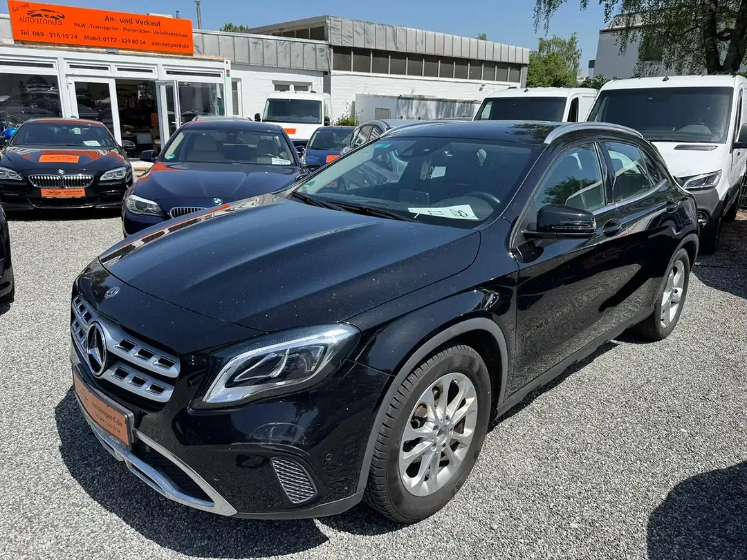 Mercedes-Benz GLA 180 - Thumbnail 2