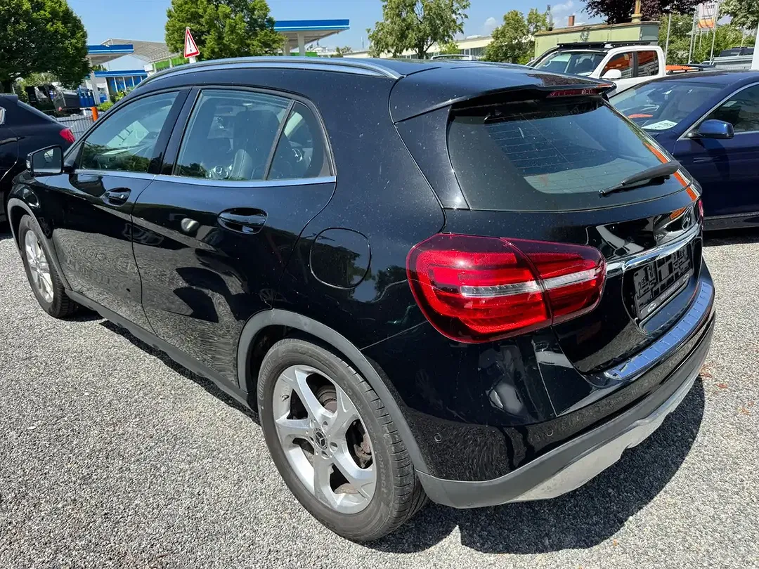 Mercedes-Benz GLA 180 - Thumbnail 7