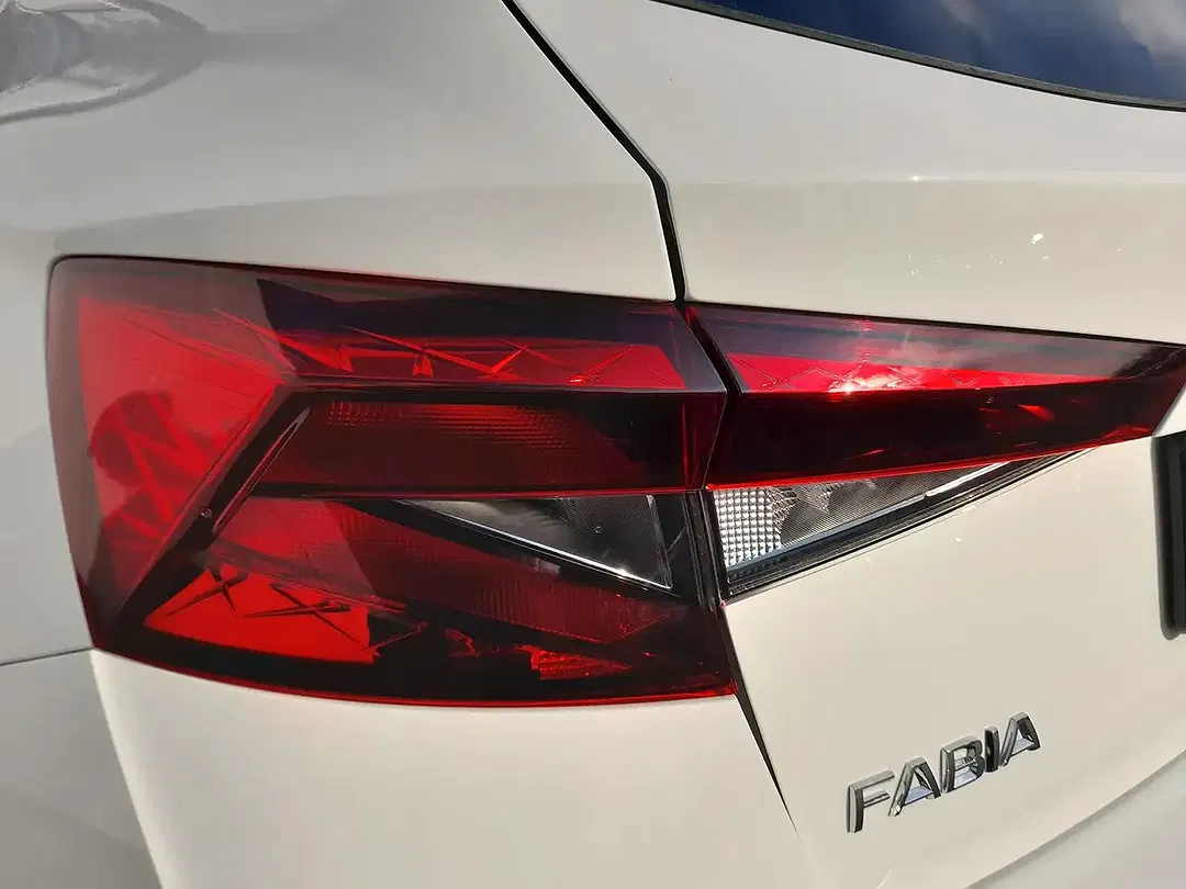 Skoda Fabia - Thumbnail 10