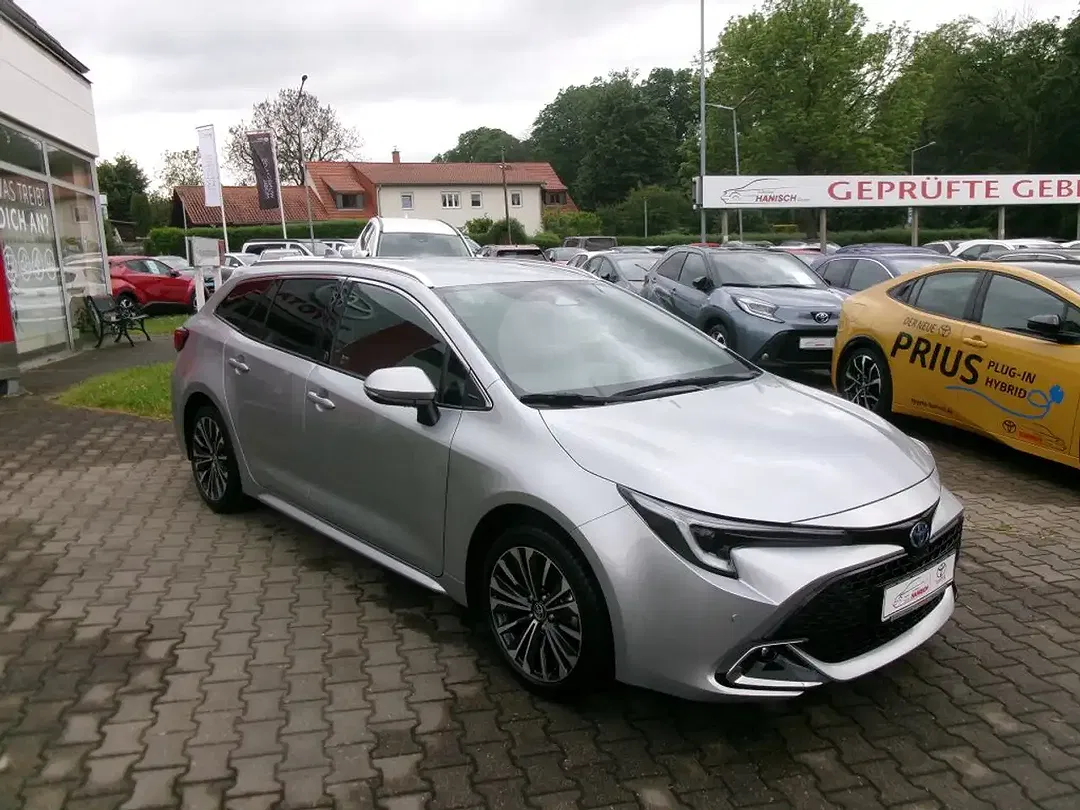 Toyota Corolla - Thumbnail 3