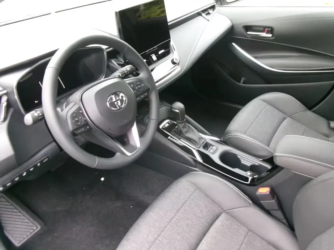 Toyota Corolla - Thumbnail 7