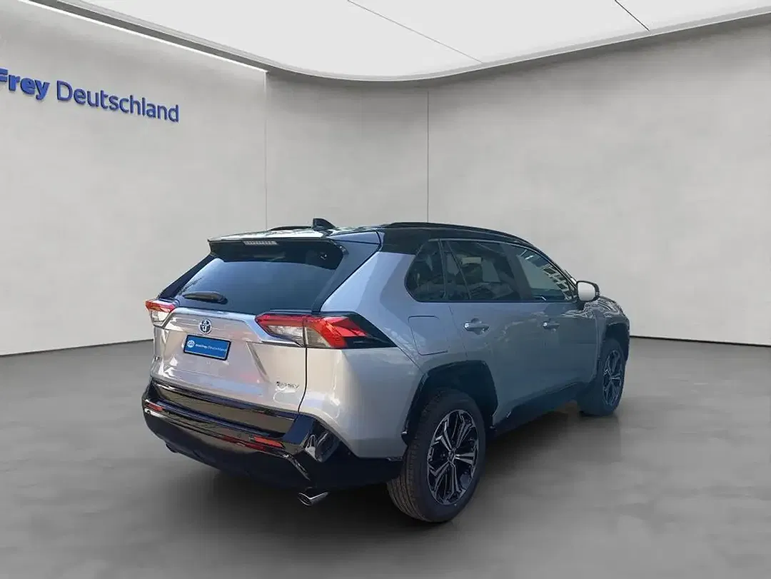 Toyota RAV 4 - Thumbnail 6