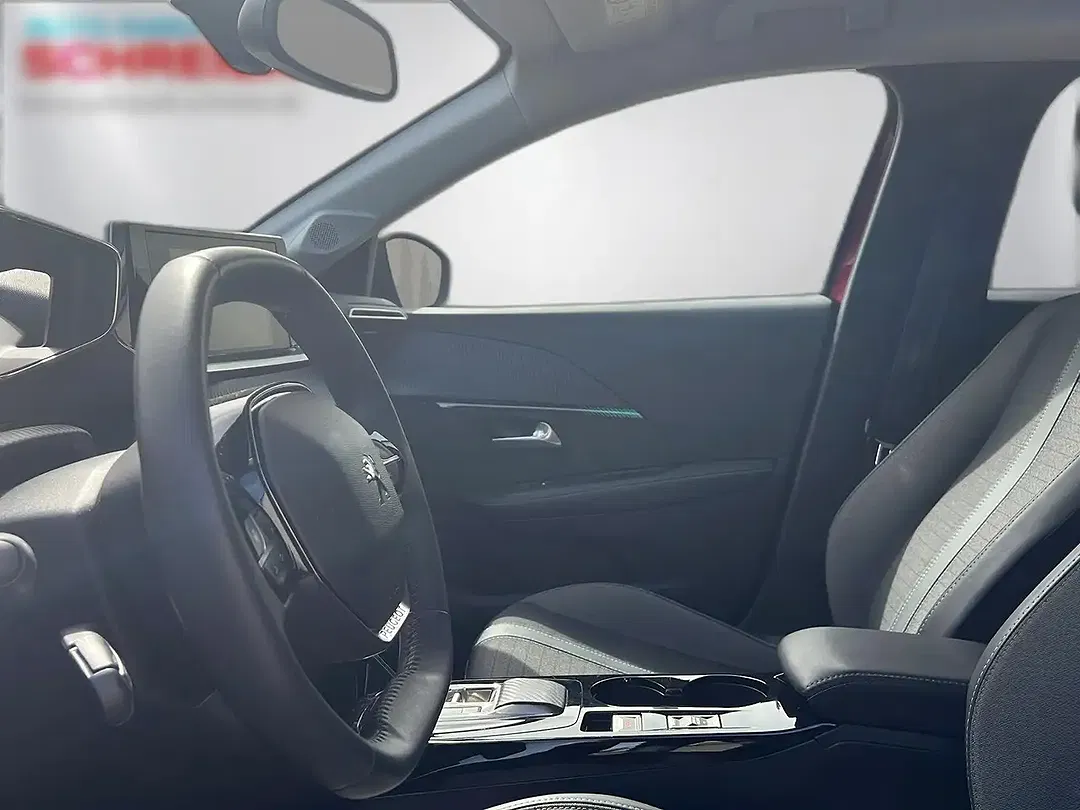 Peugeot 208 - Thumbnail 11