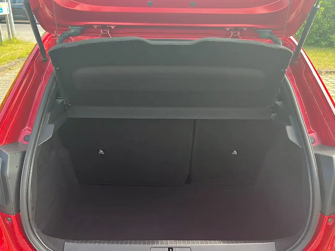 Peugeot 208 - Thumbnail 6