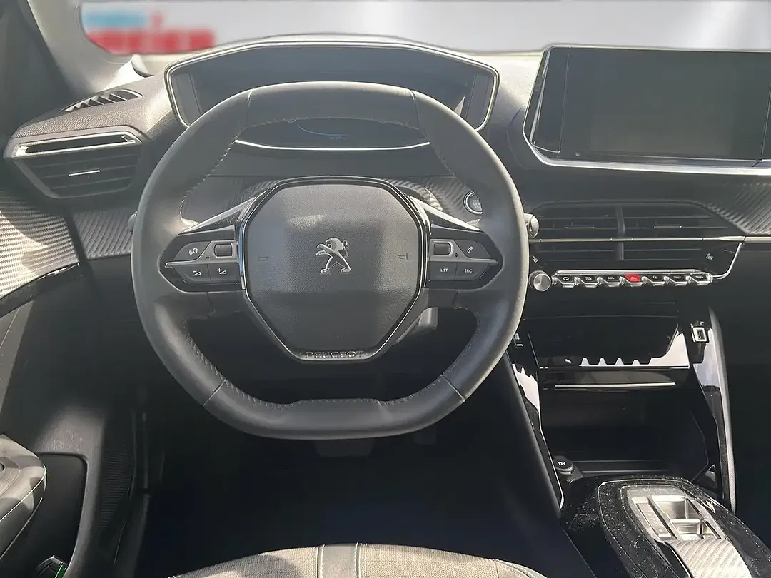 Peugeot 208 - Thumbnail 9