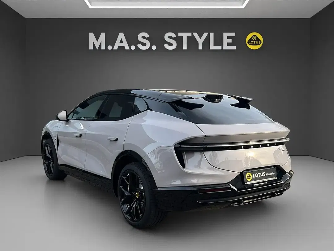 Lotus Eletre - Thumbnail 6