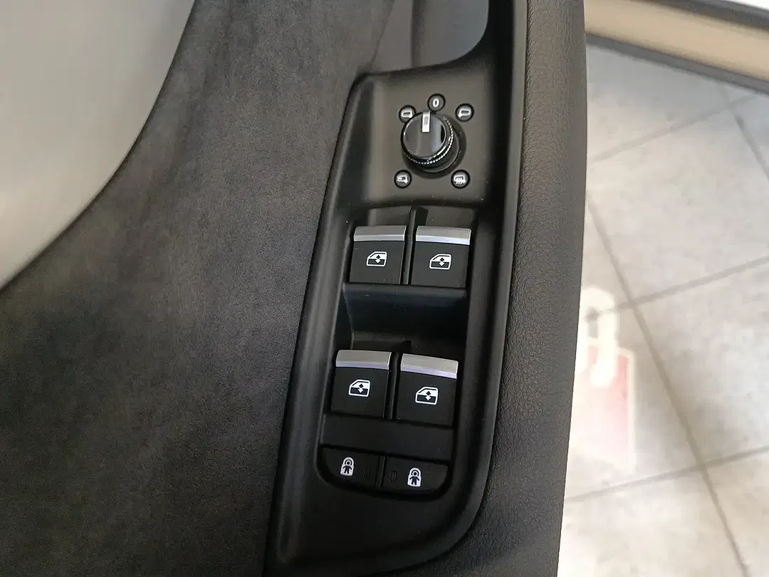 Audi Q7 - Thumbnail 14