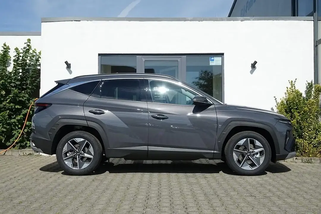 Hyundai TUCSON - Thumbnail 2