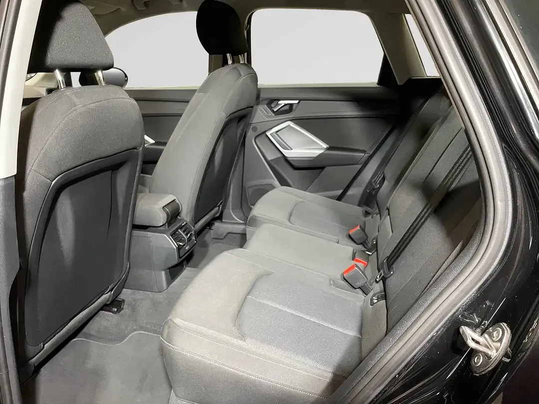 Audi Q3 - Thumbnail 8