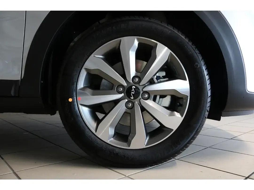 Kia Stonic - Thumbnail 11