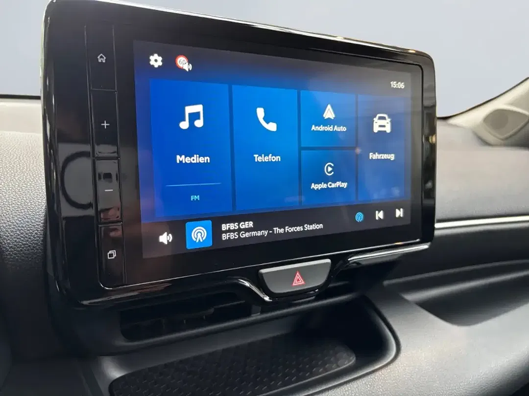 Toyota Yaris - Thumbnail 13