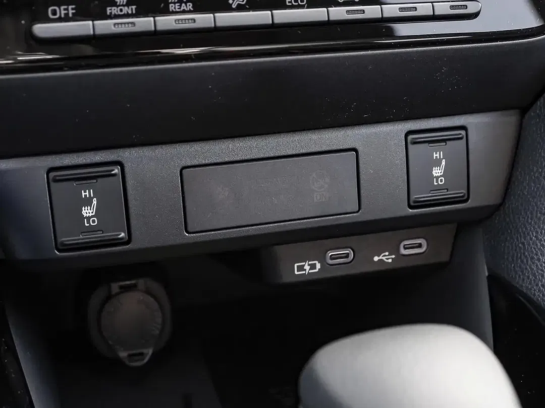 Toyota Yaris - Thumbnail 11