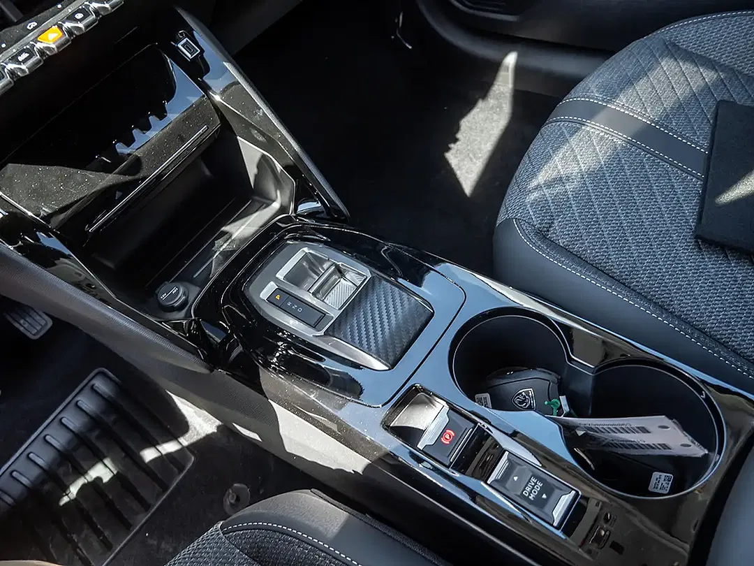 Peugeot 208 - Thumbnail 14