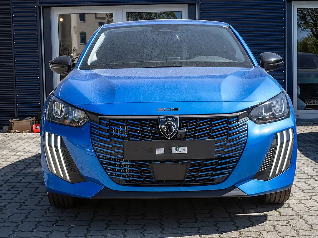 Peugeot 208 - Thumbnail 2