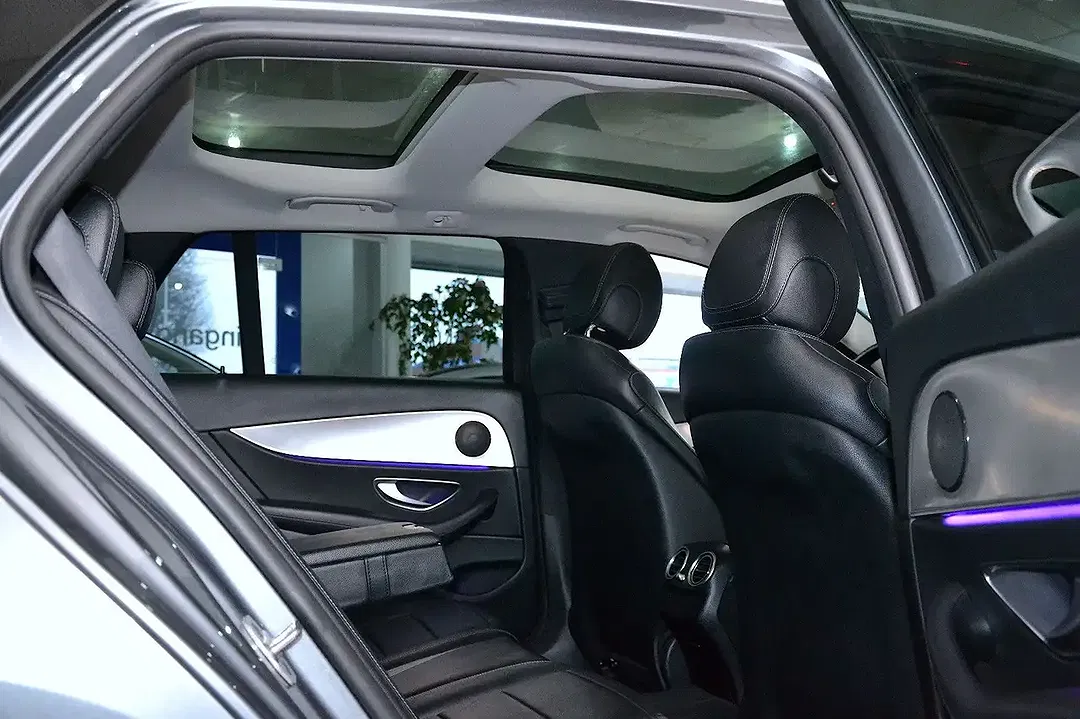 Mercedes-Benz E 300 - Thumbnail 10