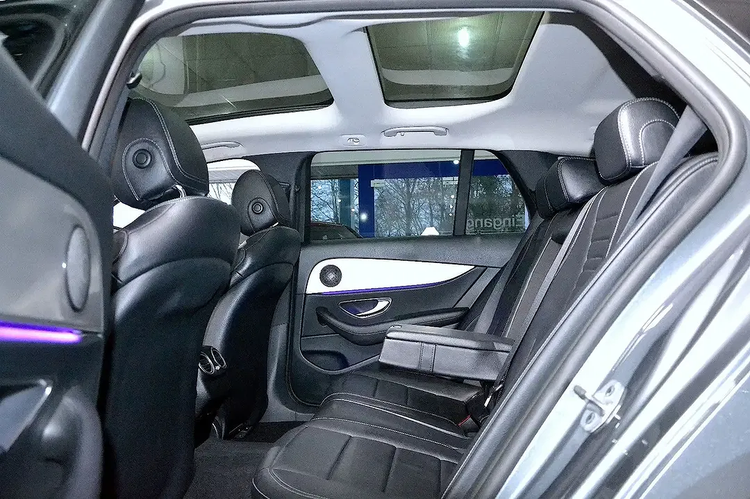 Mercedes-Benz E 300 - Thumbnail 8