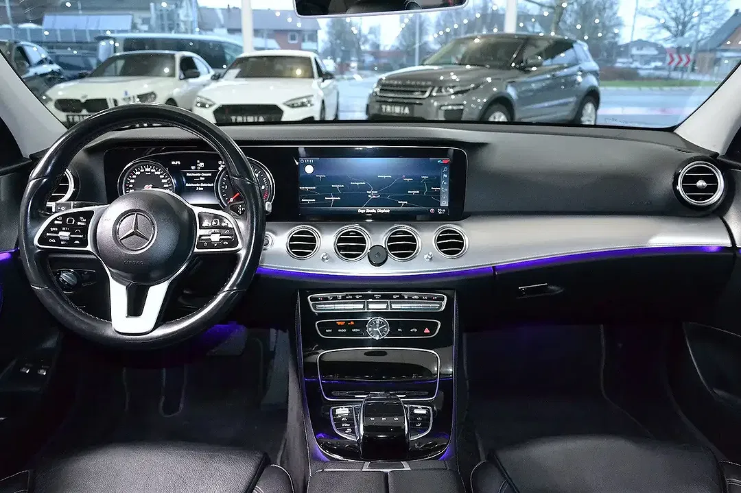 Mercedes-Benz E 300 - Thumbnail 9