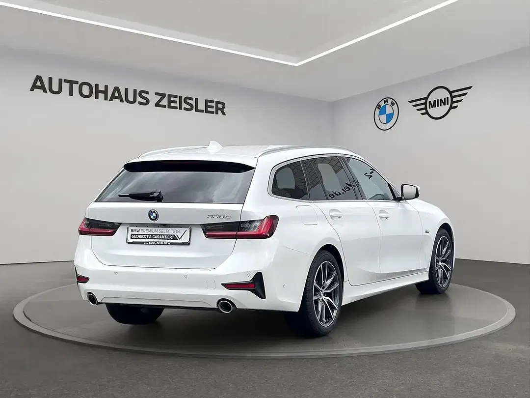 BMW 330 - Thumbnail 2