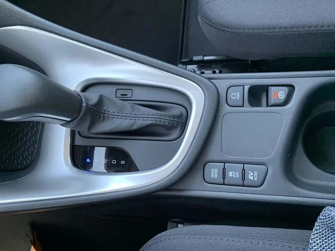 Toyota Yaris - Thumbnail 14
