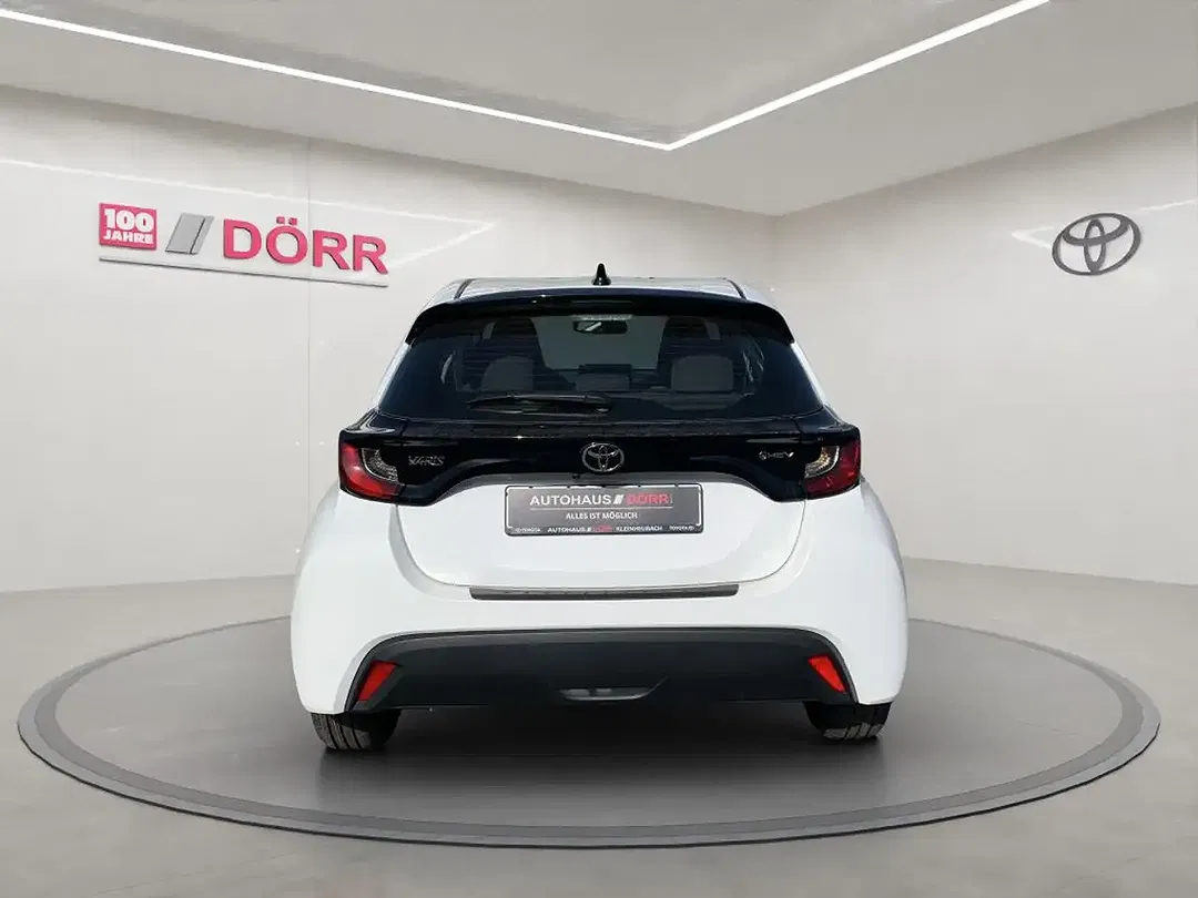 Toyota Yaris - Thumbnail 4