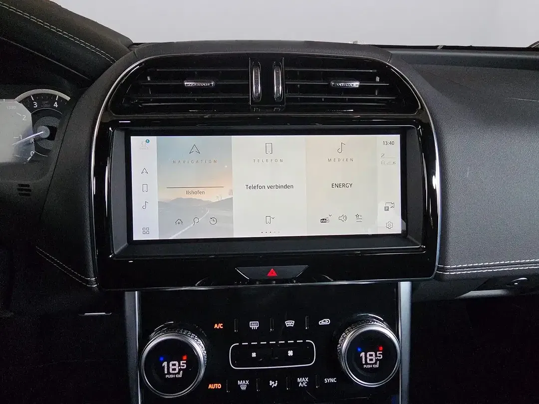 Jaguar XE - Thumbnail 14