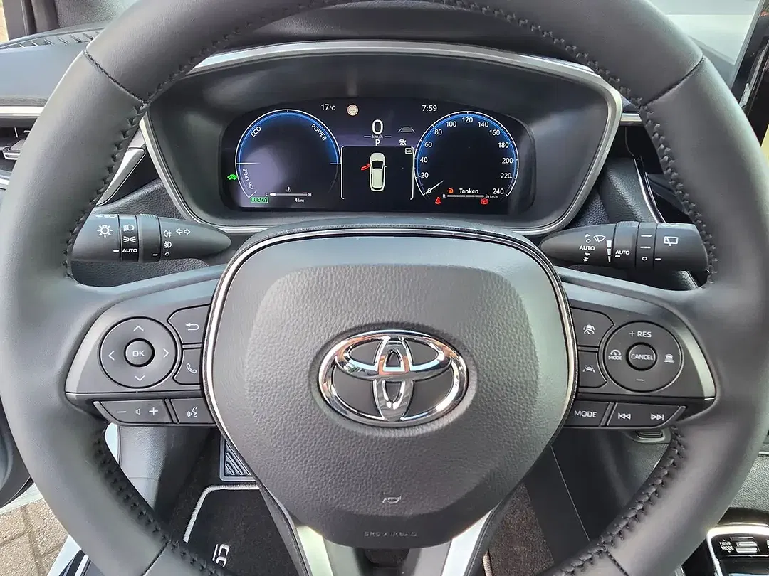 Toyota Corolla - Thumbnail 10