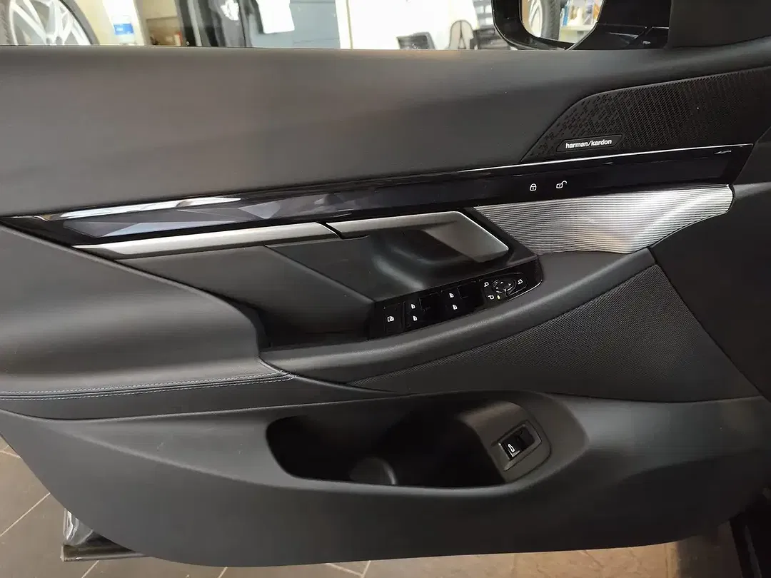 BMW 520 - Thumbnail 10