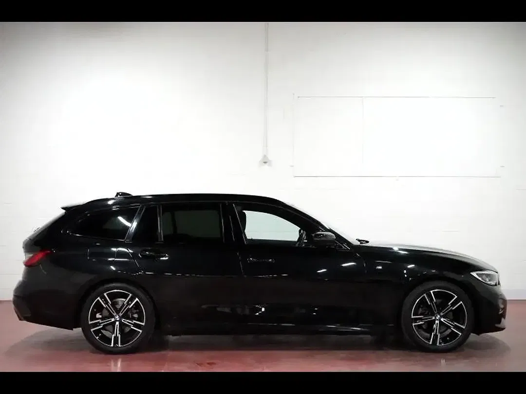 BMW 320 - Thumbnail 3