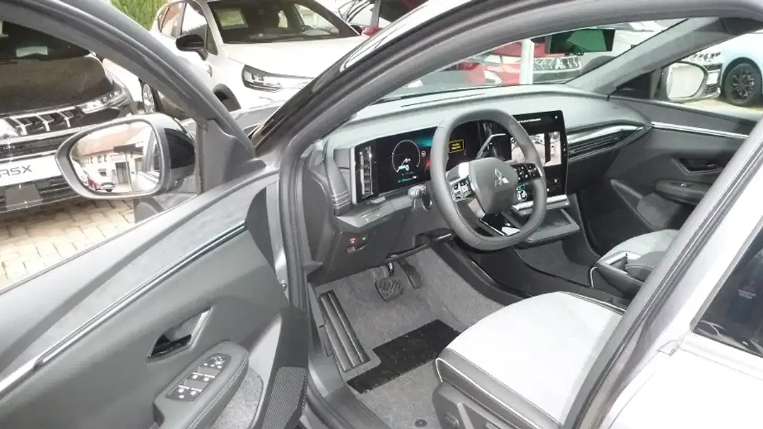 Mitsubishi Eclipse Cross - Thumbnail 9