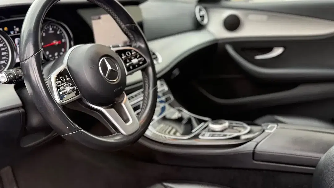 Mercedes-Benz E 220 - Thumbnail 11