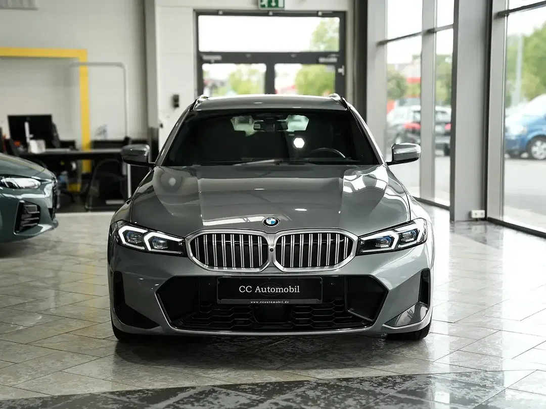 BMW 320 - Thumbnail 5