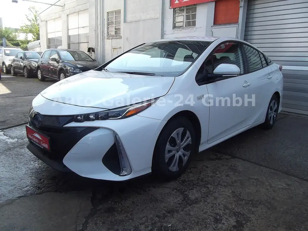 Toyota Prius VVT-i Hybrid