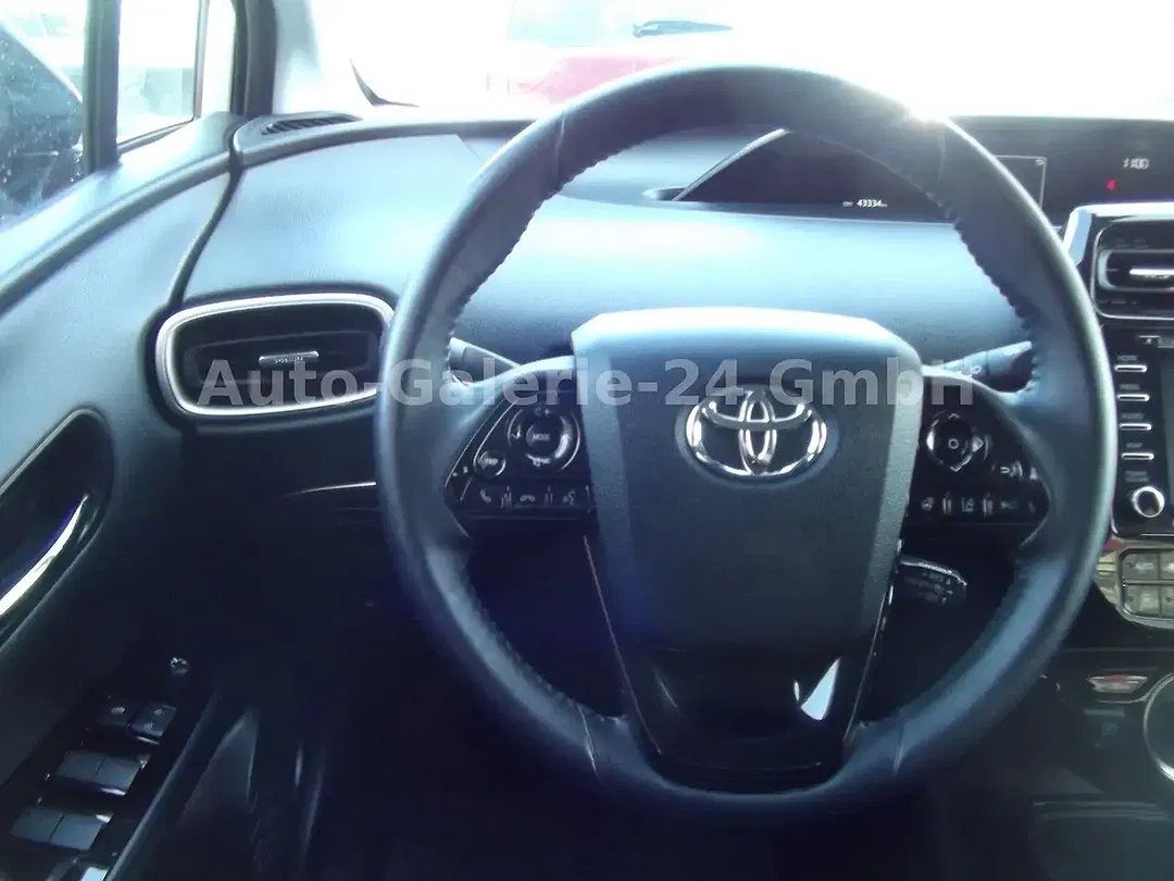 Toyota Prius - Thumbnail 12