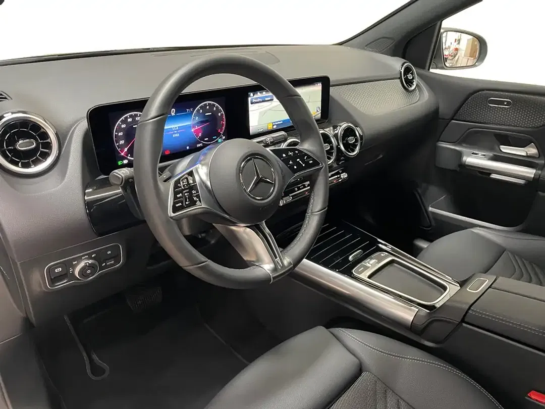 Mercedes-Benz B 200 - Thumbnail 13