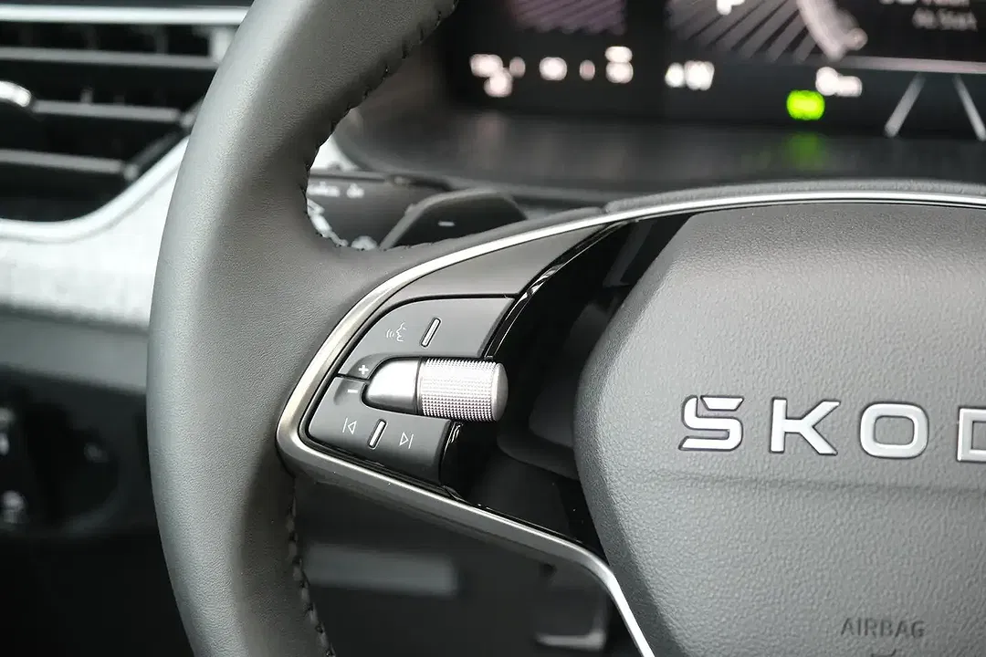 Skoda Kamiq - Thumbnail 25
